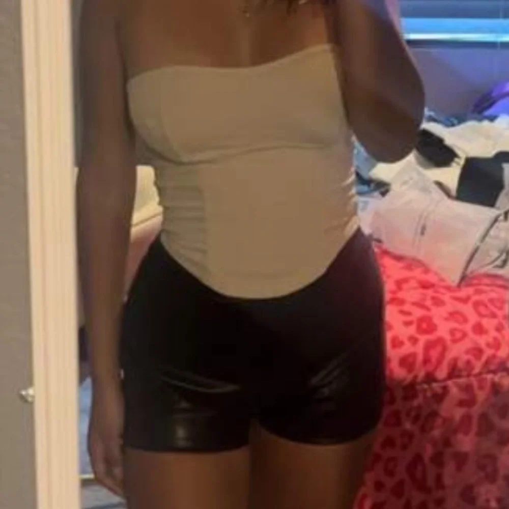 Strapless top - Picture 2 of 3